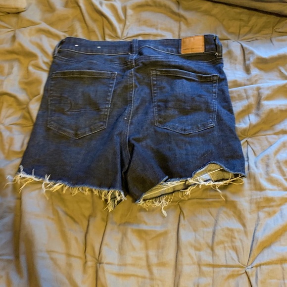 Shorts - Picture 3 of 3